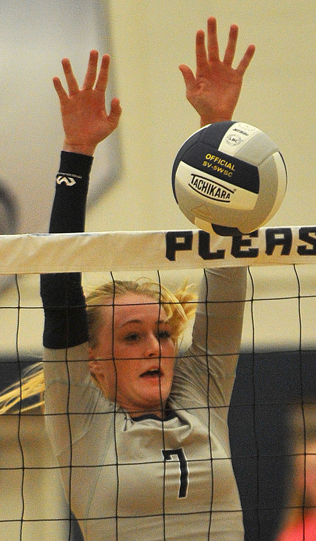 Bettendorf at Pleasant Valley volleyball